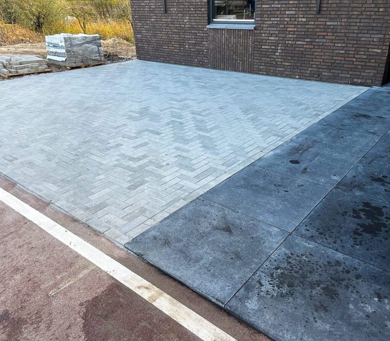 Bestrating oprit huis BB tuinaanleg