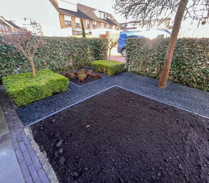 BB tuinaanleg groen grind en beplanting