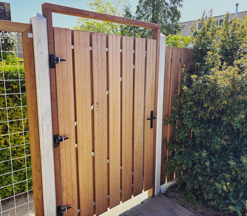Schutting poort BB Tuinaanleg
